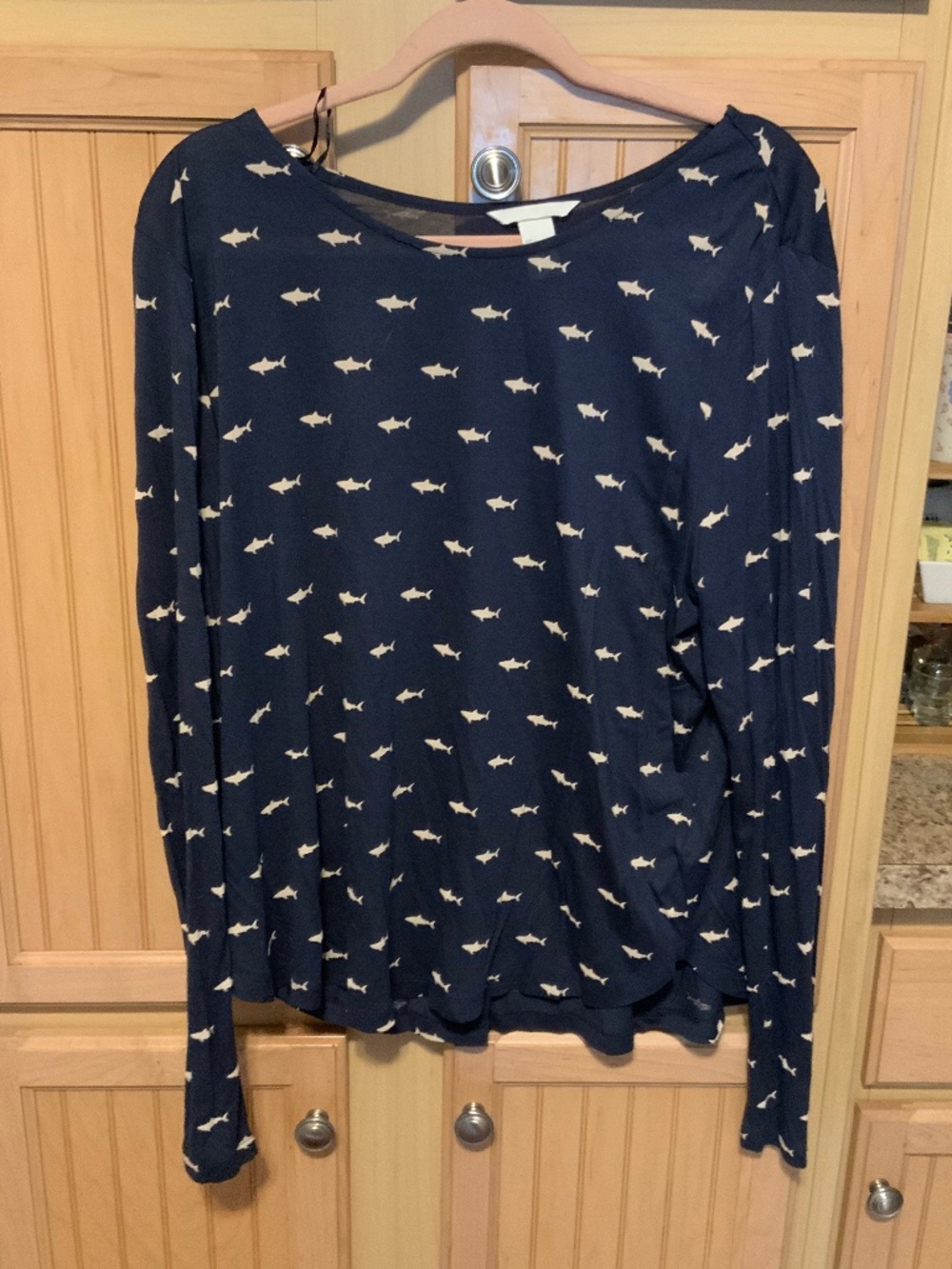 Women’s H&M Navy Shark Shirt preowned size large